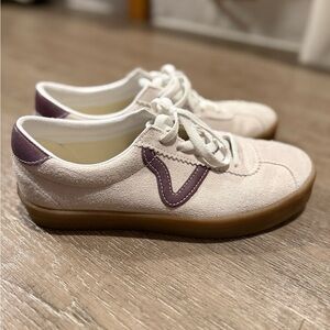 Van’s Sport Low Top Sneaker - Size 7w